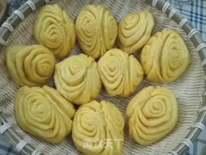 Make Pumpkin rolls step 16