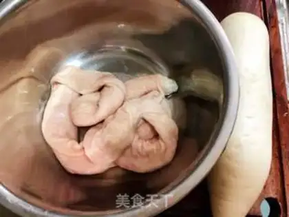 Make Piggy radish soup step 0