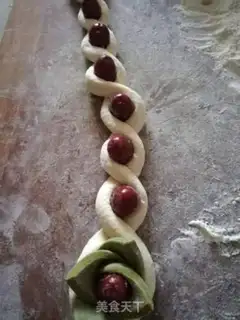 Make Rosechips step 13