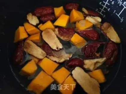 Make Pumpkin date soup step 2