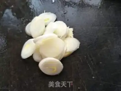 Make Eight with celery step 1