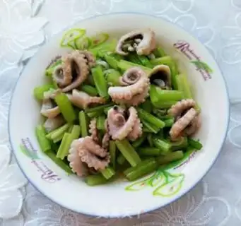 Make Eight with celery step 9