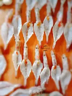 Make A garlic fan with a shrimp back step 2