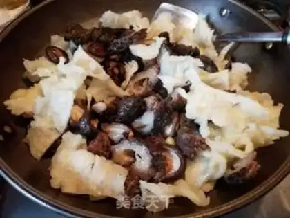 Make Seafood pot step 11