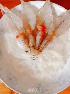 Make A garlic fan with a shrimp back step 3