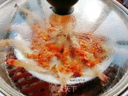 Make A garlic fan with a shrimp back step 6
