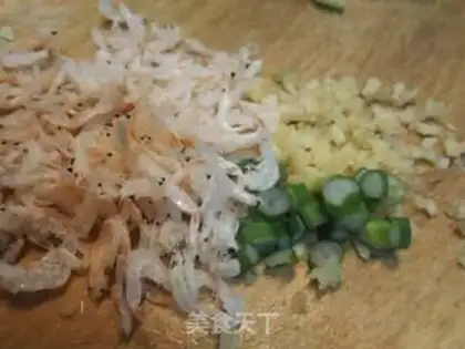 Make Shrimp cabbage and rice congee step 1