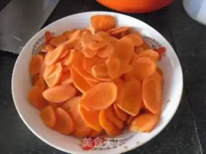 Make The lamb makes carrots step 1