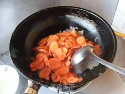 Make The lamb makes carrots step 7