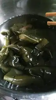 Make The sea laces are made of broccoli step 0