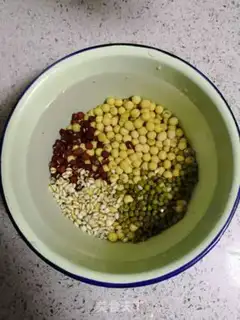 Make Five grains of soya step 0