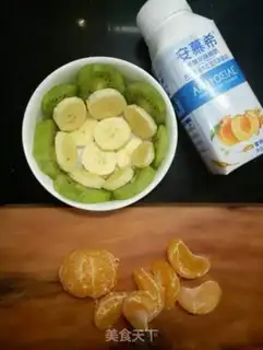 Make Fruit and yogurt step 2