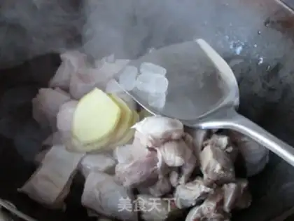 Make Red-burned oxen-covered noodles step 2