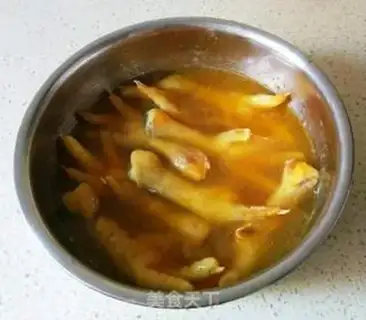 Make Salt chicken claws step 4