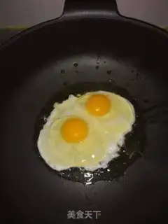 Make Egg fried rice step 1