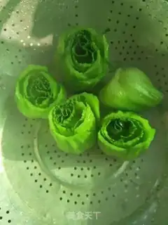 Make The flowers are rich step 4