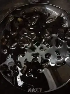 Make Molybdenum mushroom shrimp soup step 0