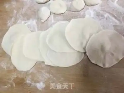 Make Hot noodles, shrimp dumplings step 5