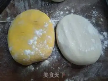 Make Double-coloured cloud rolls step 0