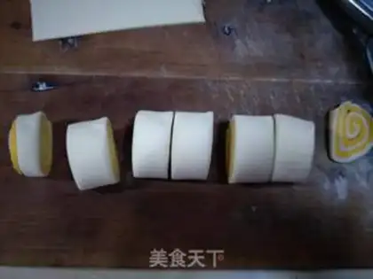 Make Double-coloured cloud rolls step 6