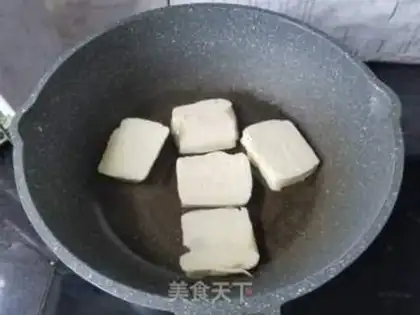 Make Quail egg fried head step 1