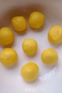 Make Pumpkin bag step 4