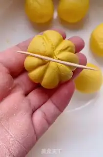 Make Pumpkin bag step 7