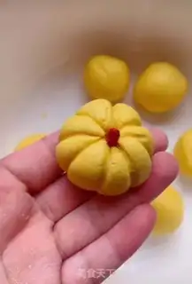 Make Pumpkin bag step 8