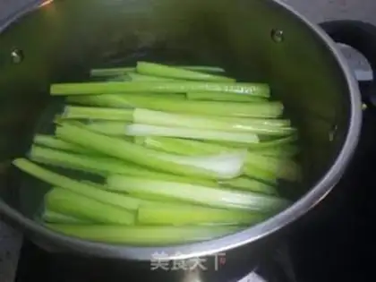 Make Pork celery box step 2