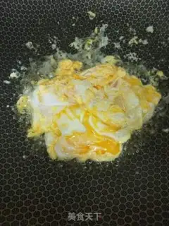 Make Tomato fried eggs step 1