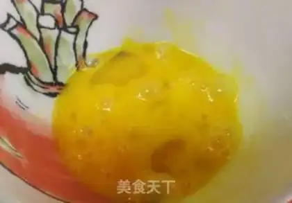 Make Eggs and spinach step 1