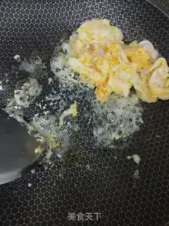 Make Tomato fried eggs step 2