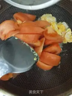 Make Tomato fried eggs step 3