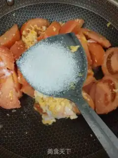 Make Tomato fried eggs step 5