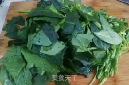 Make Eggs and spinach step 3