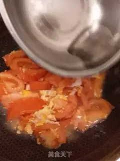 Make Tomato fried eggs step 7