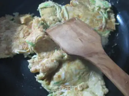 Make A radish duck eggcake step 7