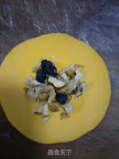 Make A little bouquet of gold and silver step 5