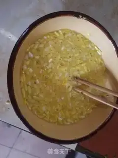 Make Garlic eggs step 1