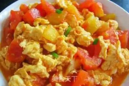Make Tomato fried eggs step 5