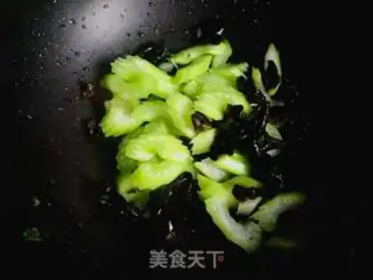Make Celery fried wood step 5