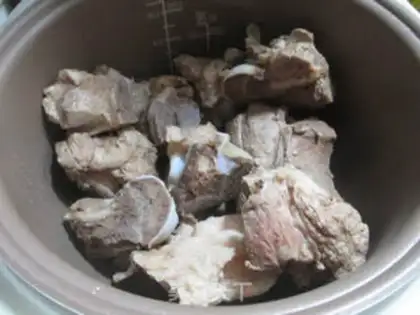Make Old tofu boils bones step 1