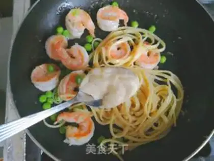 Make Shrimp cream pasta step 7