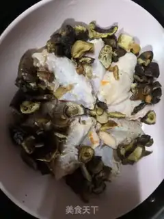 Make The mushrooms are on the wings step 2