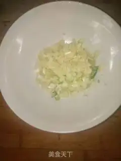 Make Pepper turns eggs step 1