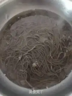 Make Spicy root powder step 0