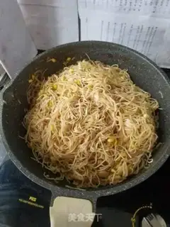 Make Soybeans sprouts and pork noodles step 8