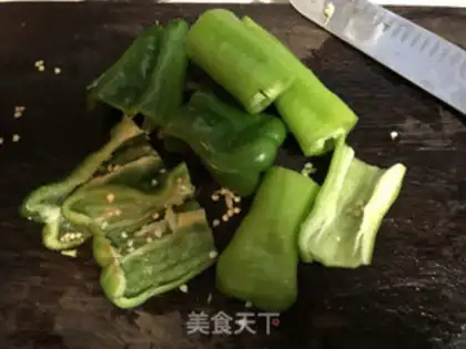 Make Cream peppers and eggs step 1