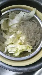 Make Potato pink cabbage soup step 1