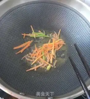 Make Bacon sea cucumber noodles step 10